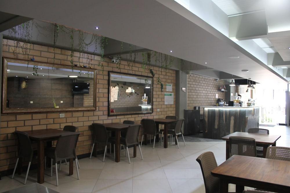 מדיין Hotel Provenza Garden מראה חיצוני תמונה
