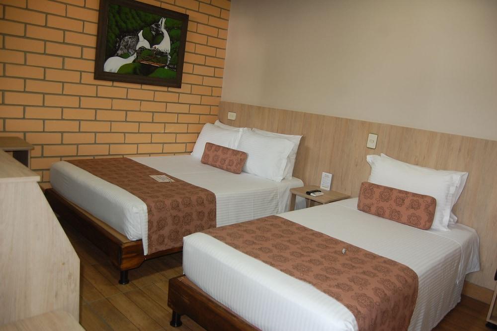 מדיין Hotel Provenza Garden מראה חיצוני תמונה