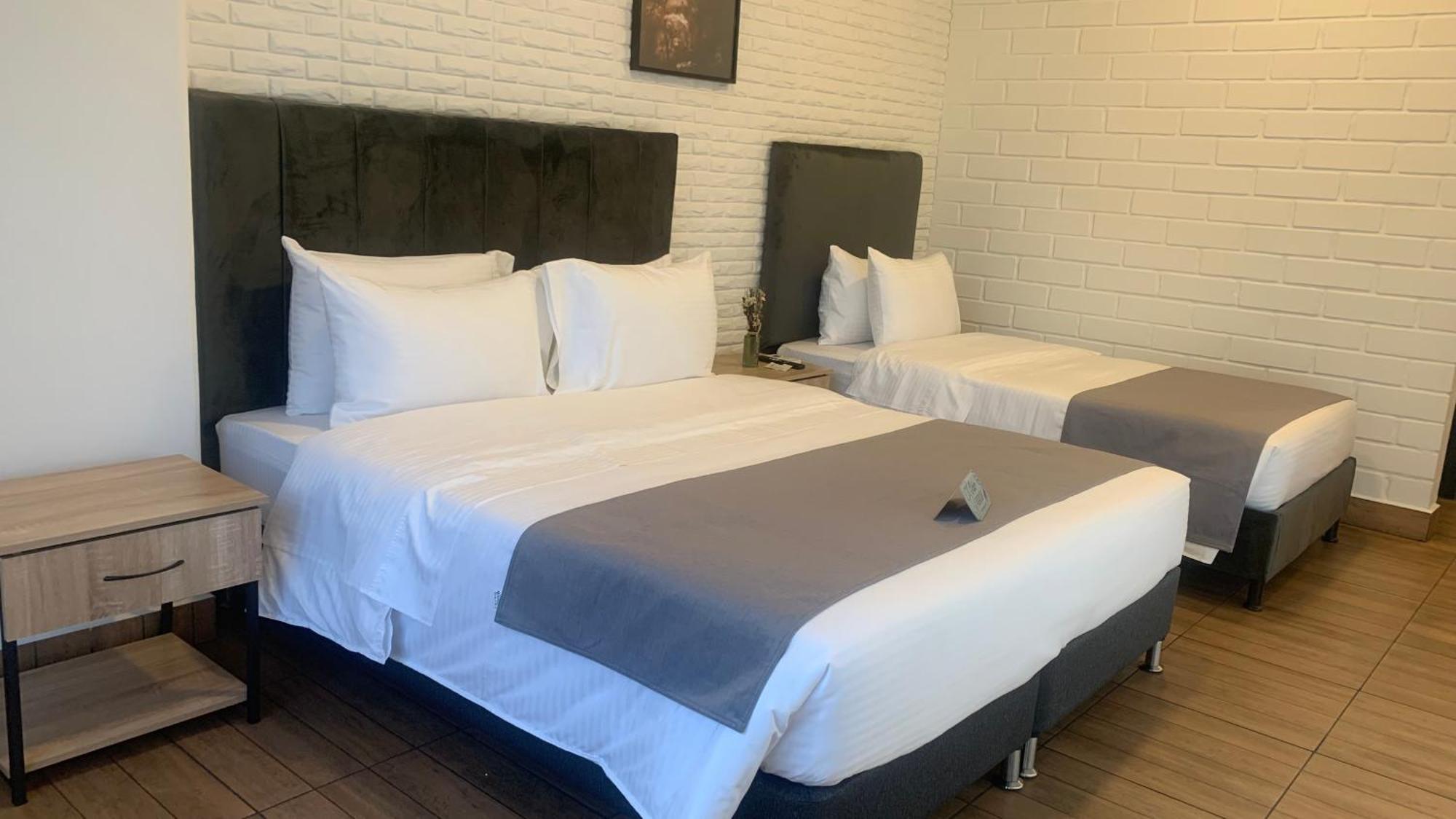 מדיין Hotel Provenza Garden מראה חיצוני תמונה