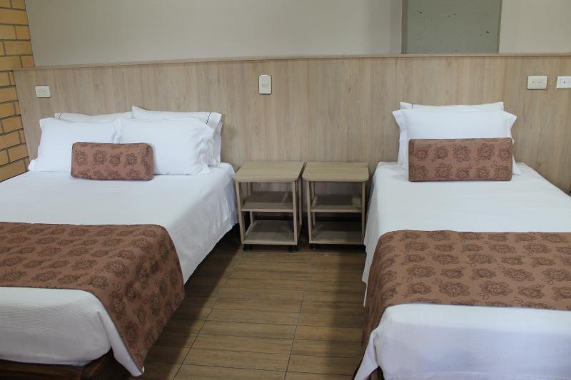 מדיין Hotel Provenza Garden מראה חיצוני תמונה